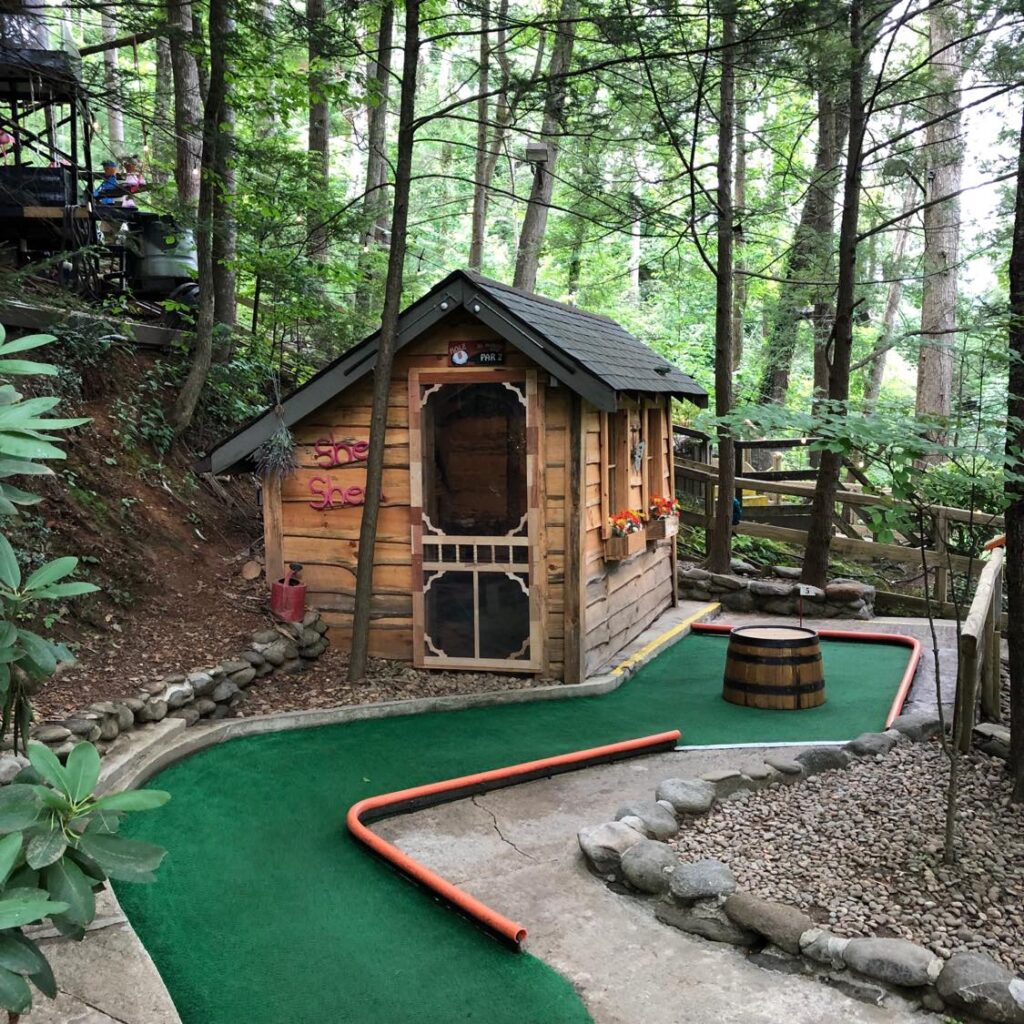 Gatlinburg for couples and adults: Hillbilly putt putt golf Gatlinburg